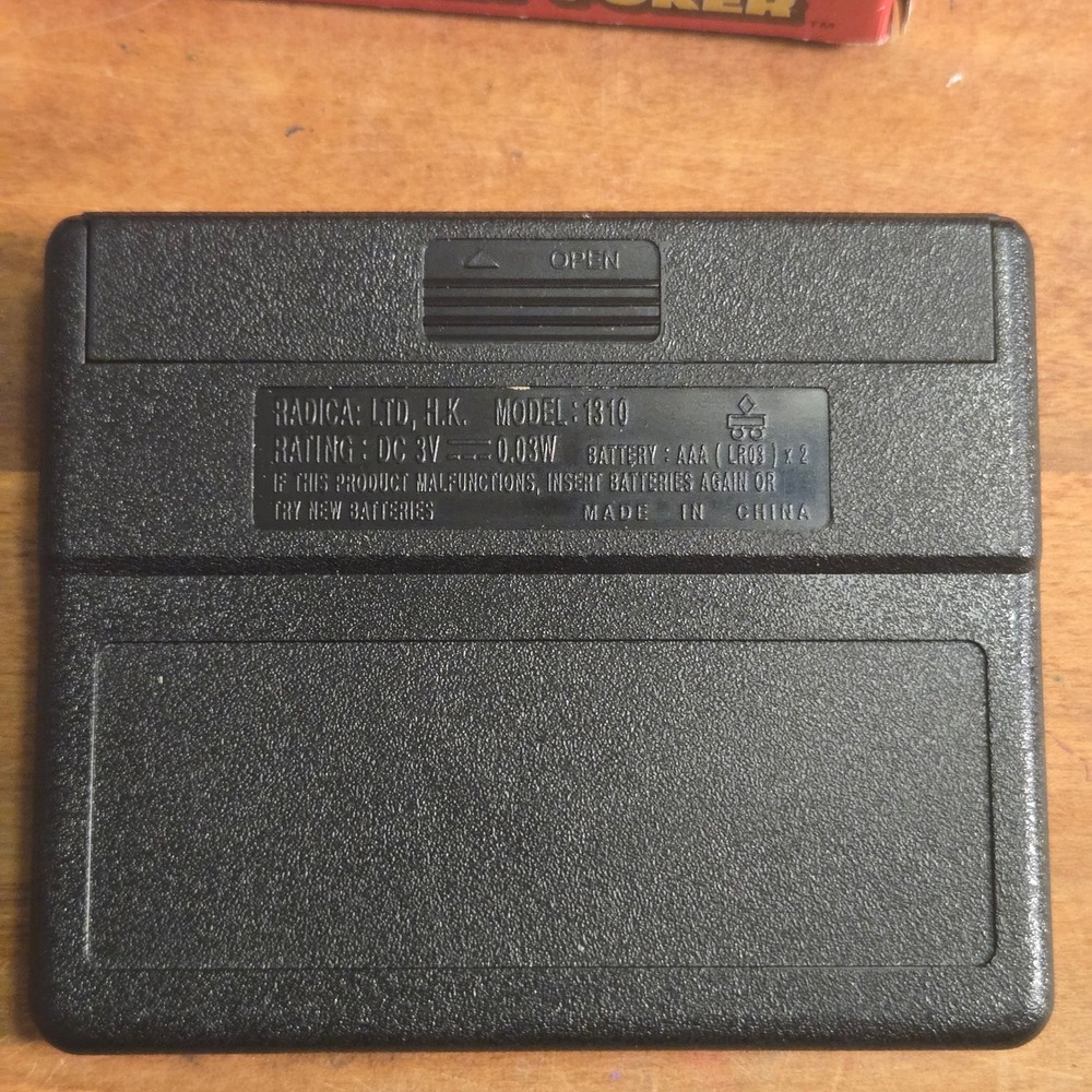 Radica Pocket Poker Handheld Electronic Game Model 1310 Vtg Las Vegas Fun Box - Picture 6 of 10